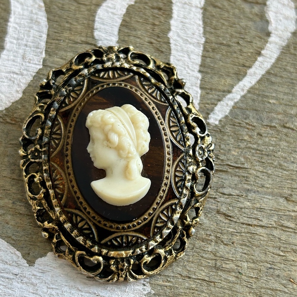 Vintage Cameo Brooch with Gold and Cream Details